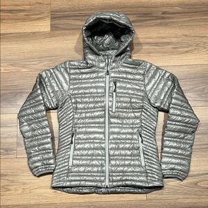 Patagonia Ultralight Down Hoody Jacket in Grey Size Small